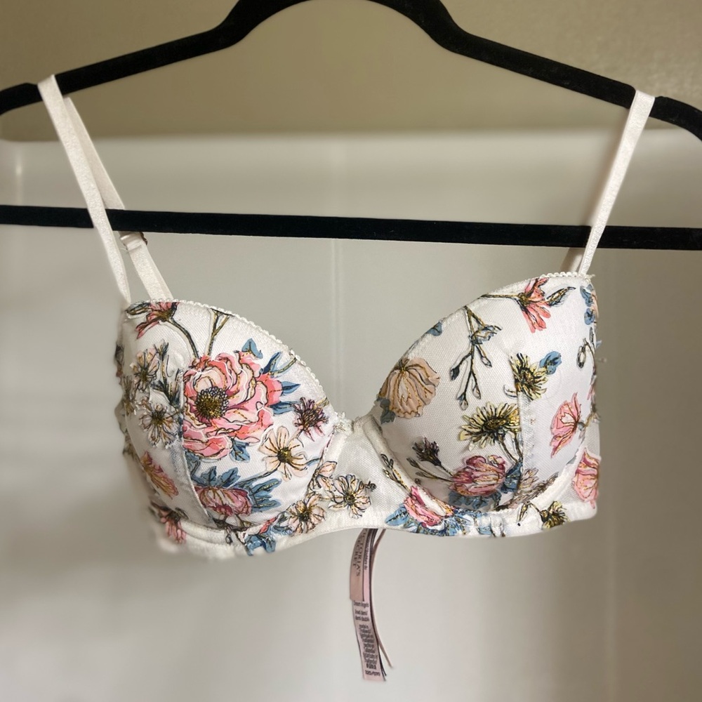 White and Black Floral lace bra Victoria’s Secret Dream collection 2015